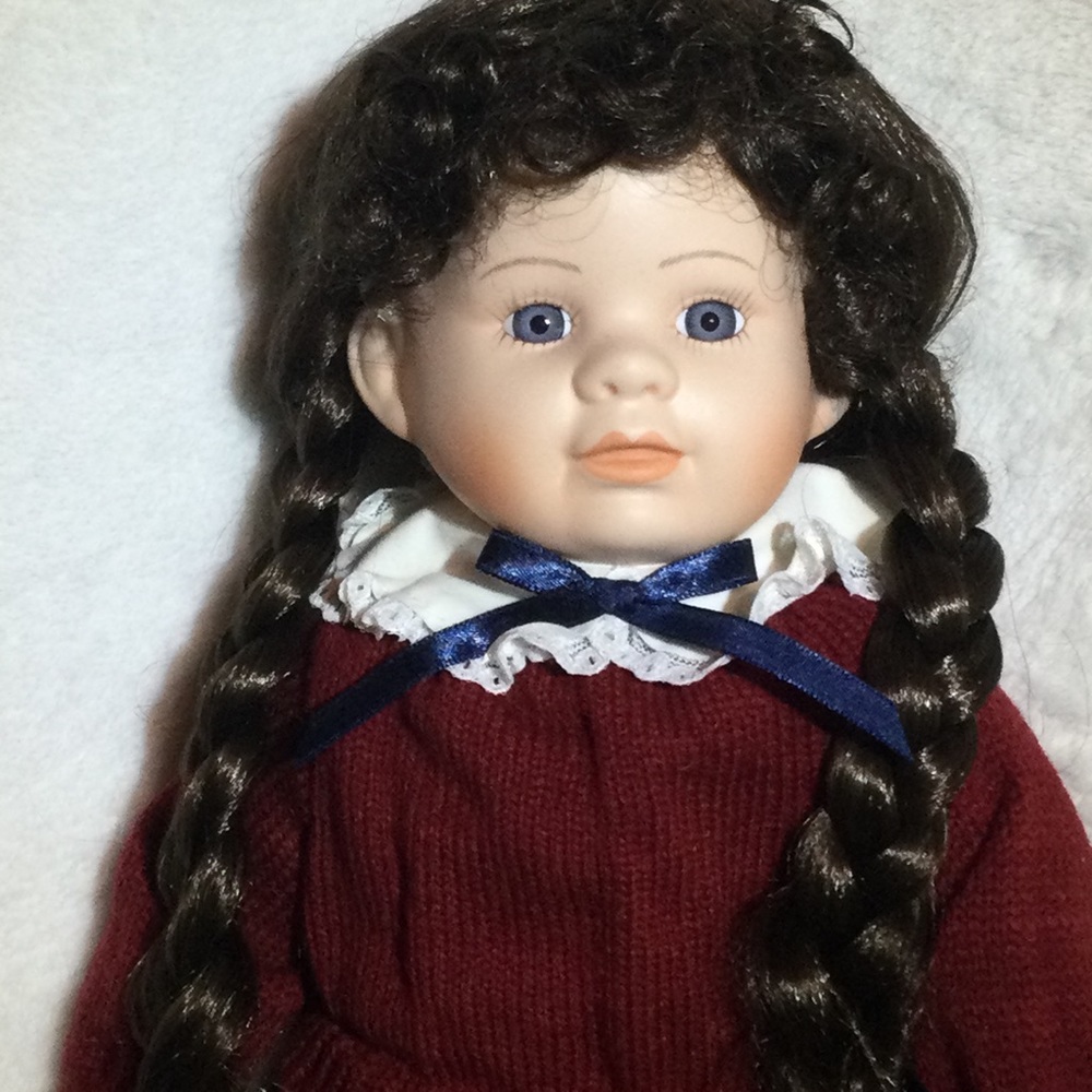 Vintage Hermitage Mint Collectible Porcelian Doll, Lisa, teachers pet”